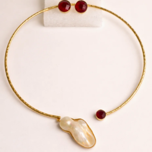 Mother of Pearl Hasli Necklace Set maroon studs