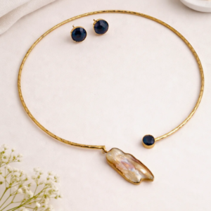 Mother of Pearl Hasli Necklace Set Blue studs